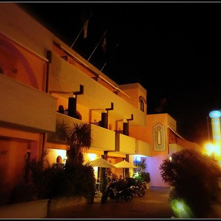 Hotel Mistral มารินา ดิ กัมโป ภายนอก รูปภาพ