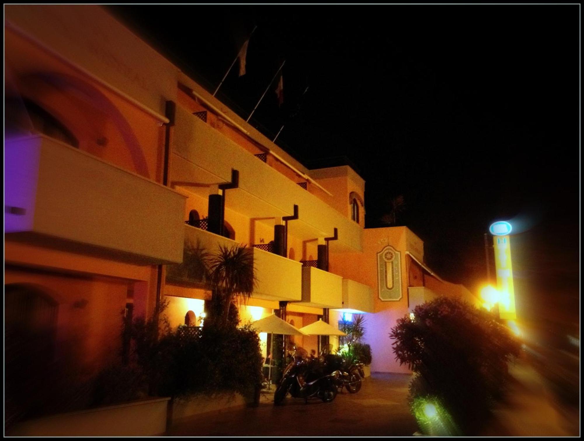 Hotel Mistral มารินา ดิ กัมโป ภายนอก รูปภาพ
