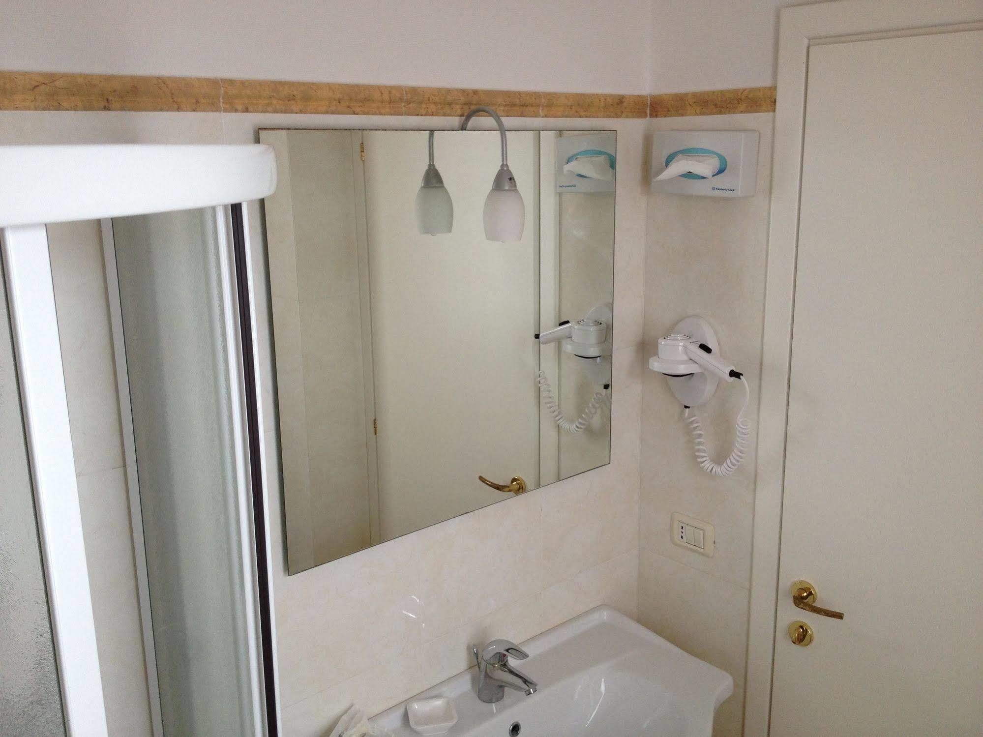 Hotel Mistral มารินา ดิ กัมโป ภายนอก รูปภาพ