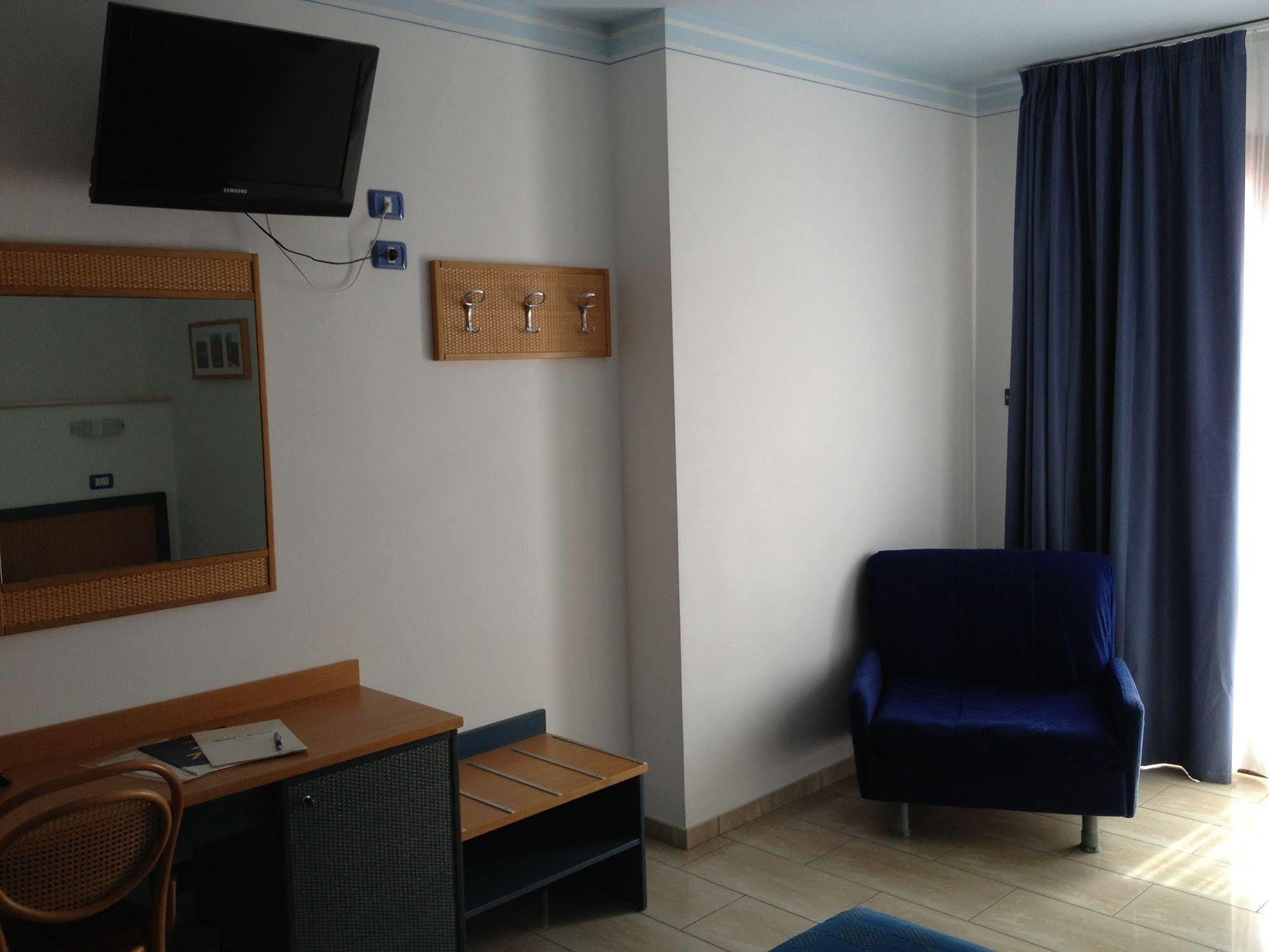 Hotel Mistral มารินา ดิ กัมโป ภายนอก รูปภาพ